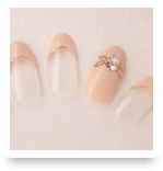 シンプル可愛い上品フレンチネイル写真