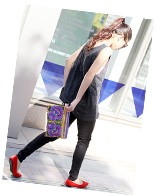 ハンドメイドフラワー刺繍ポーチ