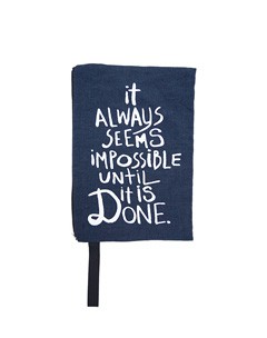 手書き風ロゴプリントファブリッククラッチ