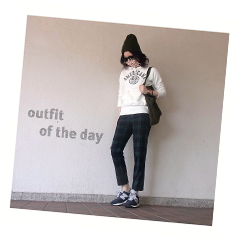 スニーカーでスポーティになり過ぎないようキレイめなパンツと合わせた所。