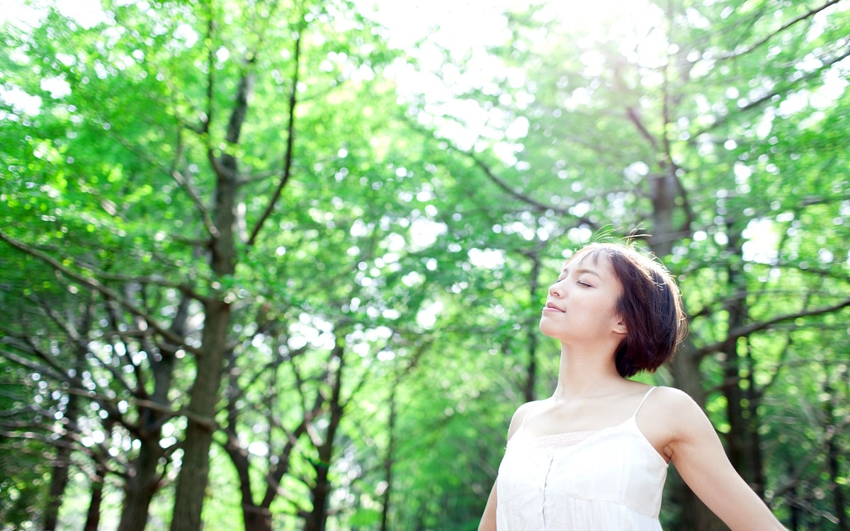 woman-in-the-forest