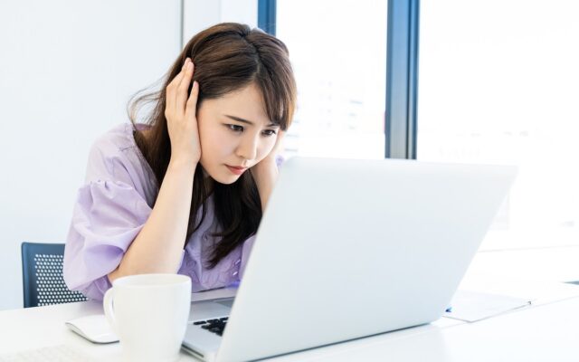 woman-can’t-think-of-it