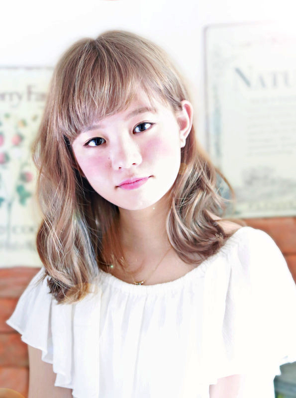 Mer ［東京都/立川］ 「適度に重ため」がポイント ガーリー系くせ毛ミディアム