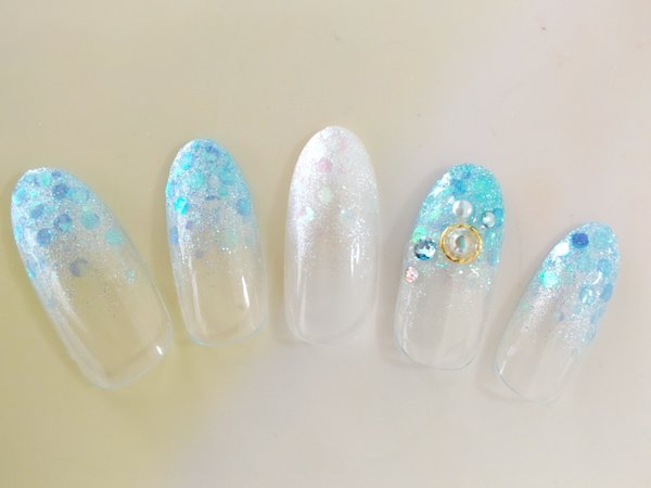 Nolaslien  ［東京都/麻布］ 水面のきらめきにうっとり♥さりげなく魅せる大人ネイル