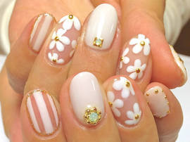 Marie NAILS 心斎橋店 ［大阪府/心斎橋］ 【ショートネイル】フェミニンストライプ