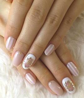 ネイルサロンPurimo ［東京都/恵比寿］ 【クリアショートネイル】メルヘンデザインはストライプで爪長効果