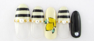 大阪まつげエクステ＆ネイルサロンfioretto御堂筋本町店 ［大阪府/本町］ 【ボーダー×檸檬】ミツバチカラーネイル