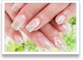 グレージュのグラデーションネイル