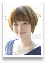 絶妙バランスの爽やかショート女性写真