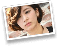 ショートヘアの女性