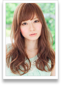 愛されナチュラルカールロング女性写真