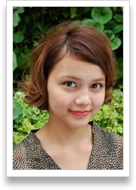 ローラ風愛されふんわりボブ女性写真