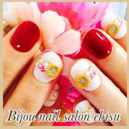 紅白ネイルでポジティブパワーネイル画像