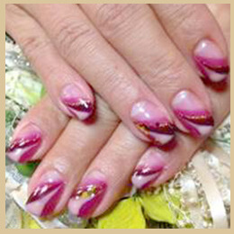 ミステリアスなパープル系ネイル画像