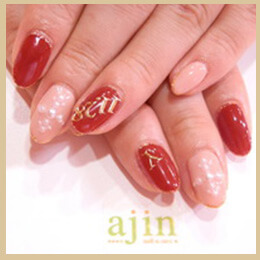 品位の高いネイビーブルー+アートネイル画像