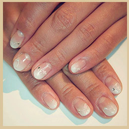 ホワイトグラデーションネイル画像