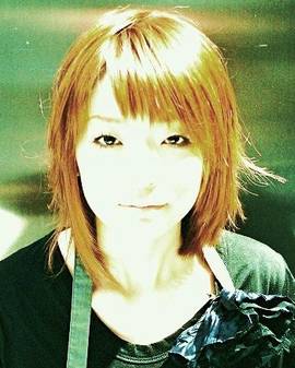 アシメボブ|MaxBlonde