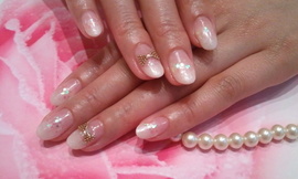 薄ピンクで仕上げる上品ネイル|Nolaslien