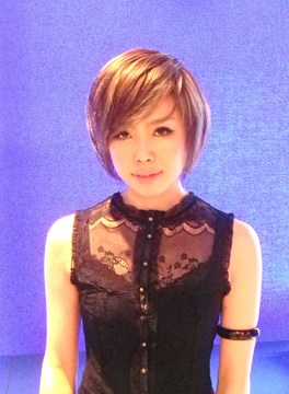 ＳＨＥ ＡＮＤ ＨＩＳ風グラデーションカラーショーヘアー