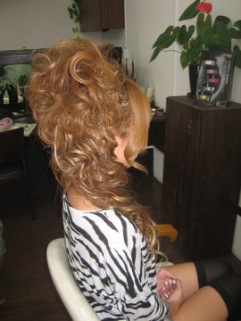 エクステを付けてロングにしてからの～アップ|nitoro