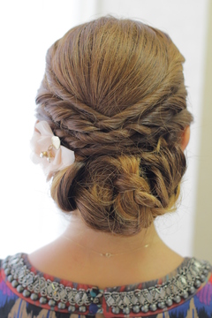 ツイストが新鮮☆セレブ風シニヨン|broto ヘアセット＆メイク 着付け