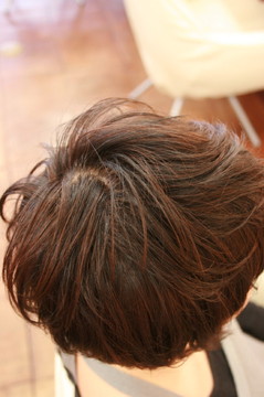 京都　ナチュラルハイライトで創る ショートヘア|hair Qril