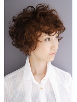 遊びゴコロの残る大人ショート。|Hair Make C'EST LA VIE