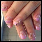 斜めフレンチ+ハートパーツ+ストーンネイル|LUCK