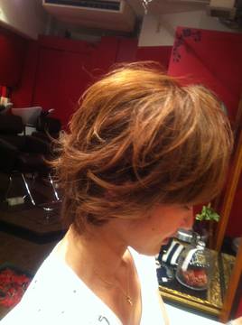 毛先に動きのあるショートスタイル|ＣａｎｄｙＬａｕｇｈＡｉｒ