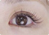 真ん中を長くキュートな目元へ|まつげエクステサロン　ELEGAR（エレガ）