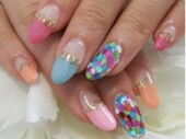 ビタミンカラー&amp;ホロで夏ネイル|Nail Salon Creare