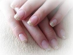 ラメフレンチ|プライベートサロン Ray