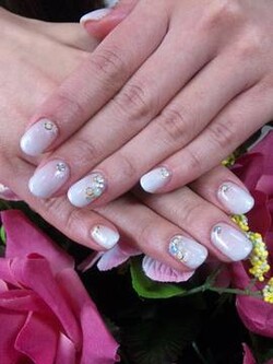 ブライダルネイル|ネイル＆まつ毛パーマ　Ｑｕｅｅｎ
