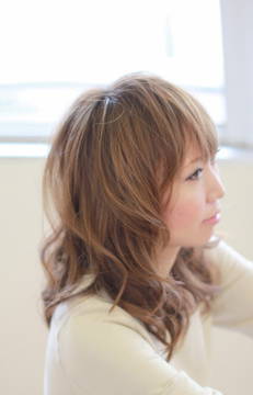 おとなの余裕感じるやわらかセミディ☆|RUANX