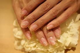 ピンクベージュ×ゴールドライン|美容室 シオン　文化の森ヒルズ店