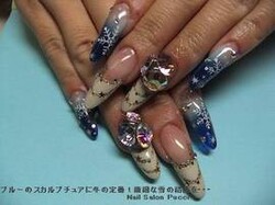 雪の結晶ネイル|Nail Salon Pucci