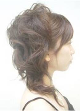 アシンメトリーなダウンスタイル|Veloce