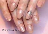 パールベージュ×カラフルビジュー|Flawless　Nail