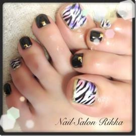 ゼブラ柄フットジェルネイル 6559 Nail Salon Rikka ネイルサロンリッカ 茨城県 古河 のネイル デザインカタログ ビューティーパーク