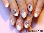パールホワイト×カラフルビジューアート|Flawless　Nail