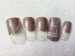 変形フレンチ＆チェック|ネイルサロン Plage