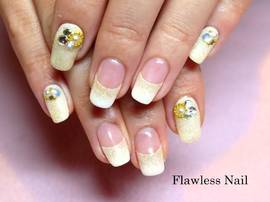 オフホワイトフレンチ|Flawless　Nail