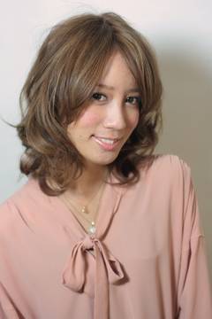 スモーキーマットブラウンの外人ウェーブ