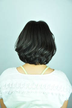 やわらかくうねるクセ毛風カール|hair spa deco