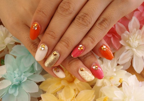 ビタミンカラーのワンカラーネイル♪|hair spa deco