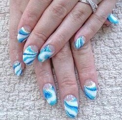 ホワイト、ブルー、水色のプッチ柄