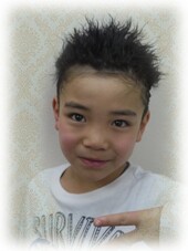 キッズのツイストパーマ＆ラインカット|PAM hair