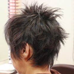 個性的で無造作「無邪気な子供がハサミを入れた風」|hair Qril