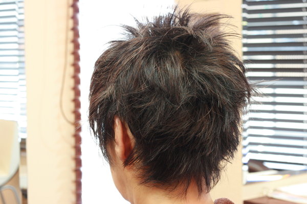 個性的で無造作「無邪気な子供がハサミを入れた風」|hair Qril