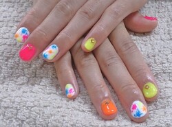 蛍光カラーPOPネイル☆